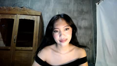 Snapshot of _ellevivien chatting on July 2026 10:08:01 AM Elle online show from July 2026 10:08:01 AM
