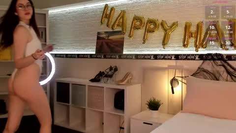 Snapshot of _emiliaa_ chatting on November 2025 03:08:02 AM Milana online show from November 2025 03:08:02 AM