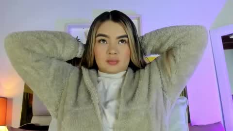 Isabella online show from October 2025 12:03:02 PM