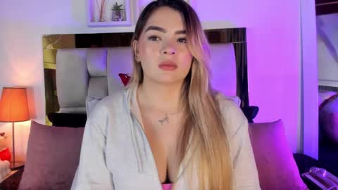 Isabella online show from January 2026 12:10:02 PM