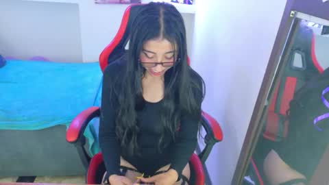 Snapshot of _emmaa_harper chatting on October 2025 07:51:02 AM Emmaa Harper3 online show from October 2025 07:51:02 AM