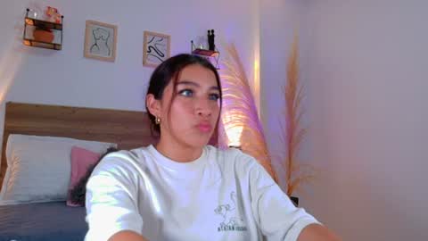 _emmacherry online show from June 2026 04:19:02 PM