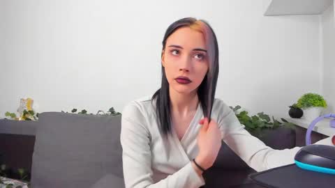 Emma online show from March 2026 06:24:02 AM