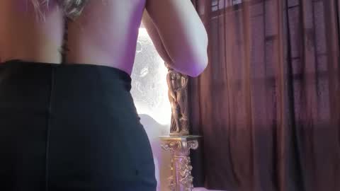 Snapshot of _emmawalka chatting on October 2025 03:01:02 PM _emmawalka online show from October 2025 03:01:02 PM