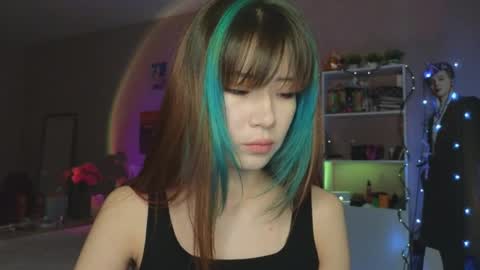 EveEva online show from October 2025 03:17:01 AM