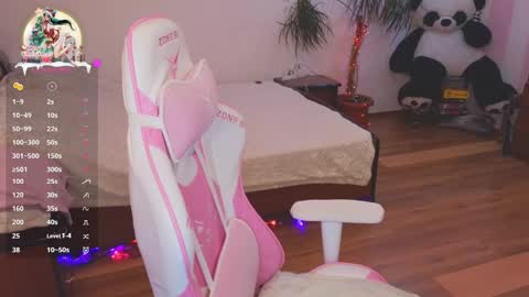 Snapshot of _evellyn_ chatting on December 2024 05:34:01 AM Evie online show from December 2024 05:34:01 AM