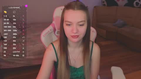 Snapshot of _evellyn_ chatting on January 2025 04:22:02 AM Evie online show from January 2025 04:22:02 AM