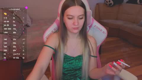 Snapshot of _evellyn_ chatting on February 2025 06:37:02 AM Evie online show from February 2025 06:37:02 AM