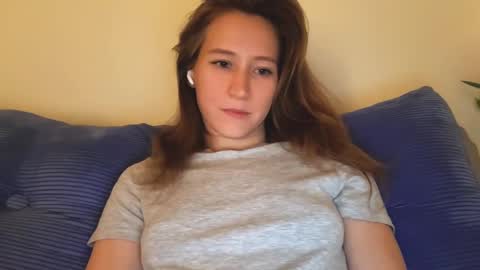 Snapshot of _feli_ chatting on February 2025 03:22:01 AM all my social online show from February 2025 03:22:01 AM