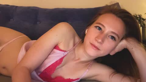 Snapshot of _feli_ chatting on February 2025 02:28:02 AM all my social online show from February 2025 02:28:02 AM