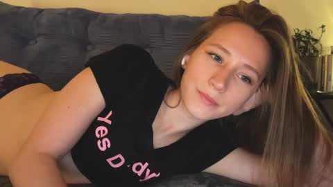 Snapshot of _feli_ chatting on February 2025 04:58:02 AM all my social online show from February 2025 04:58:02 AM
