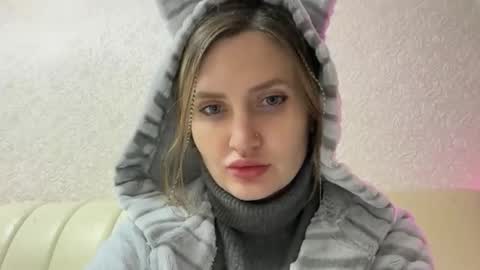  Flora  online show from October 2025 09:04:02 PM