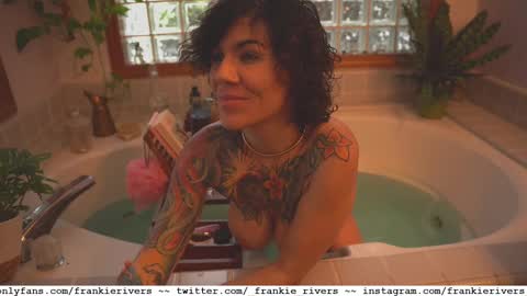 Snapshot of _frankie_rivers chatting on February 2025 12:41:01 AM Frankie Rivers allmylinks online show from February 2025 12:41:01 AM