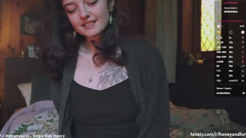 Snapshot of _freckles chatting on May 2026 10:16:02 PM Jacqui Queen goddess motorcycle mozzarella Jaq next livestream see bio online show from May 2026 10:16:02 PM