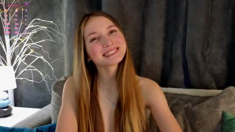 Snapshot of _green_green_ chatting on December 2024 07:33:02 AM Milly online show from December 2024 07:33:02 AM