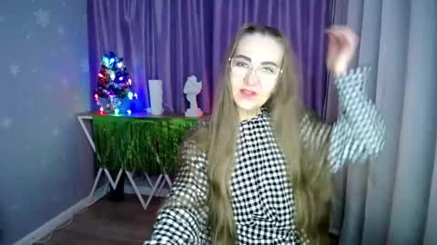 _greybunny_ online show from December 2024 02:47:02 PM