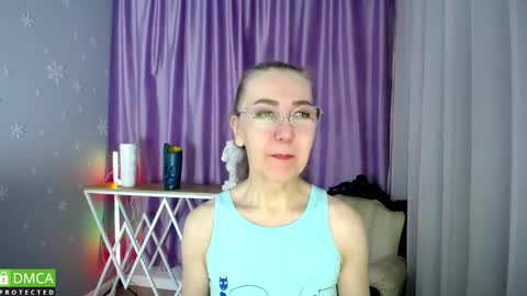 _greybunny_ online show from February 2025 08:59:02 AM