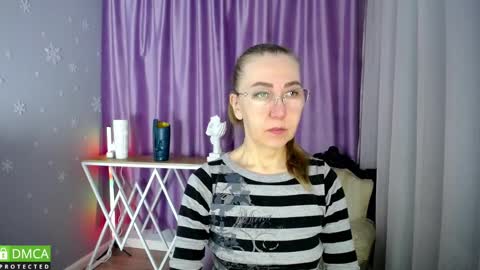 _greybunny_ online show from February 2025 09:01:01 AM