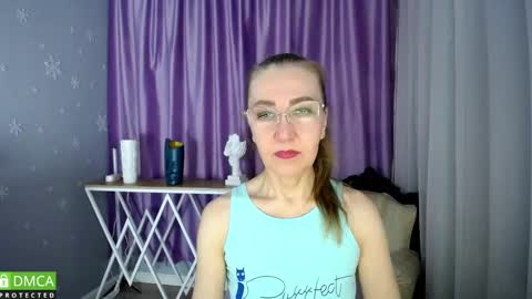 _greybunny_ online show from February 2025 12:25:02 PM