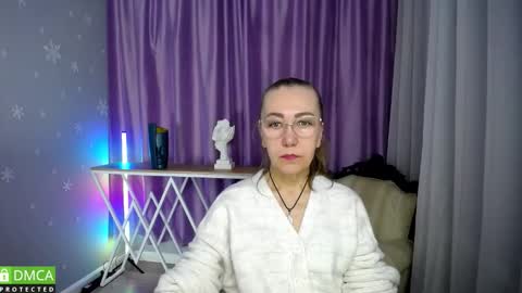 _greybunny_ online show from September 2025 10:40:01 AM