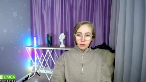 _greybunny_ online show from November 2025 09:55:02 AM