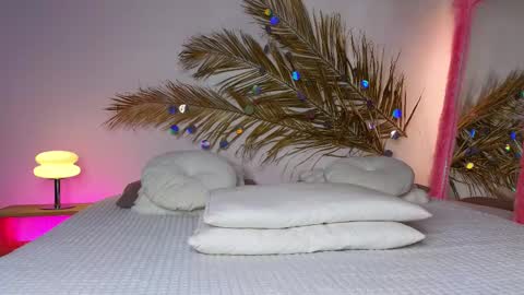 Holly online show from February 2025 07:26:02 AM