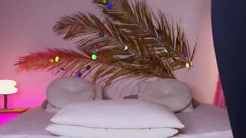 Holly online show from February 2025 05:13:01 AM