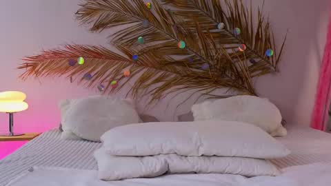 Holly online show from March 2025 06:57:02 AM