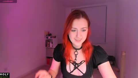 Snapshot of _holy_holes_ chatting on February 2025 11:21:02 PM Anastasia online show from February 2025 11:21:02 PM