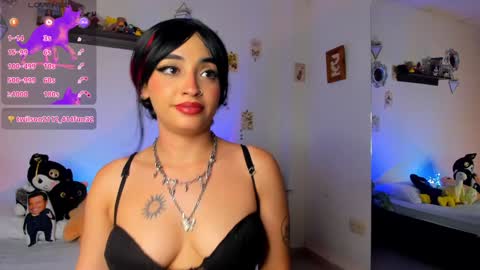 Snapshot of _hotpink chatting on January 2025 02:19:02 AM Jenn online show from January 2025 02:19:02 AM