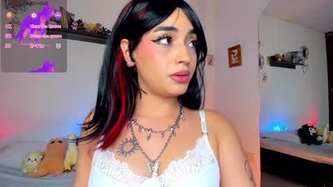 Snapshot of _hotpink chatting on January 2025 12:17:02 AM Jenn online show from January 2025 12:17:02 AM