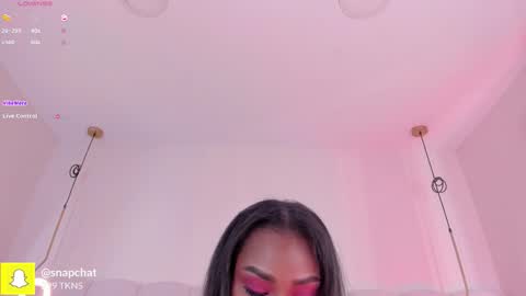 Darlis  online show from October 2025 08:20:01 PM