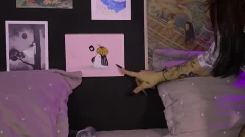 Irene    online show from November 2025 04:48:02 AM