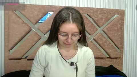 Snapshot of _isaabellaa chatting on June 2026 12:48:02 PM Isa online show from June 2026 12:48:02 PM