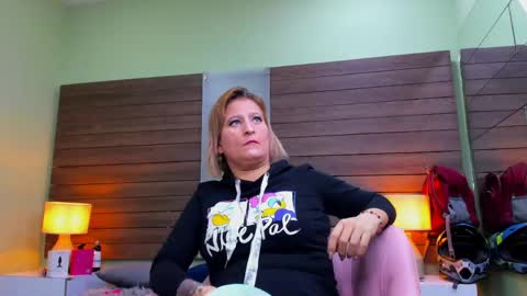 Snapshot of _jaadee_ chatting on May 2026 11:59:01 AM JADE online show from May 2026 11:59:01 AM