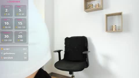 Jeniffer hot online show from March 2025 05:38:02 PM