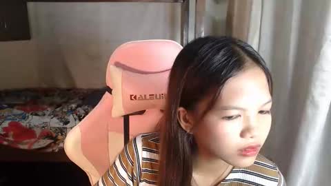 Snapshot of _jennn chatting on April 2026 07:00:02 PM Jen online show from April 2026 07:00:02 PM