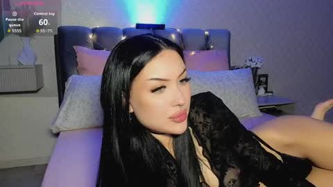 Jess blond and Leila brunette online show from April 2026 07:17:01 AM