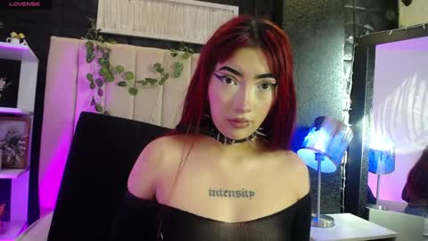 Mia online show from December 2024 01:42:02 PM