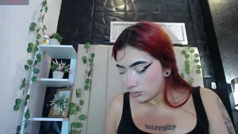 Mia online show from March 2025 01:51:01 PM