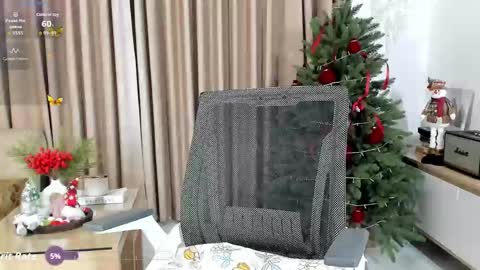 _joliie_ online show from November 2025 04:06:02 PM