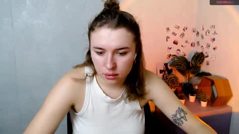 Jolia online show from November 2025 05:18:02 AM