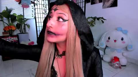 Snapshot of _julyana_ chatting on November 2025 05:34:02 PM JULIANA online show from November 2025 05:34:02 PM