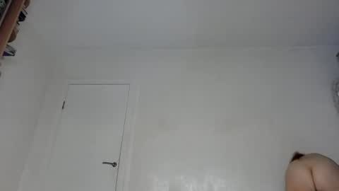 Snapshot of _kapelka_ chatting on June 2026 06:11:02 PM KAPELKA online show from June 2026 06:11:02 PM