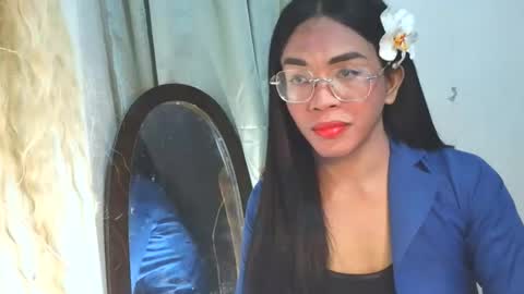 _karie_ online show from October 2025 01:23:02 PM