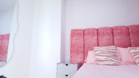 Kendall online show from November 2025 12:08:02 PM