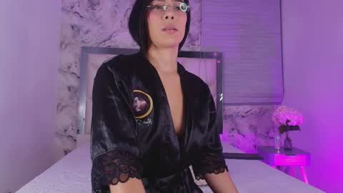 Kendall online show from June 2026 03:12:01 AM