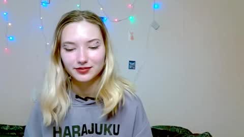 _kikiclark_ online show from September 2025 08:51:02 AM