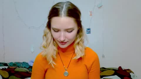 _kikiclark_ online show from October 2025 09:00:02 PM