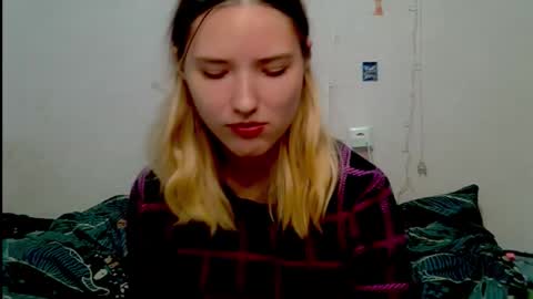 _kikiclark_ online show from October 2025 09:13:02 PM